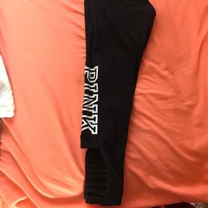 Victoria secret yoga pants size small.